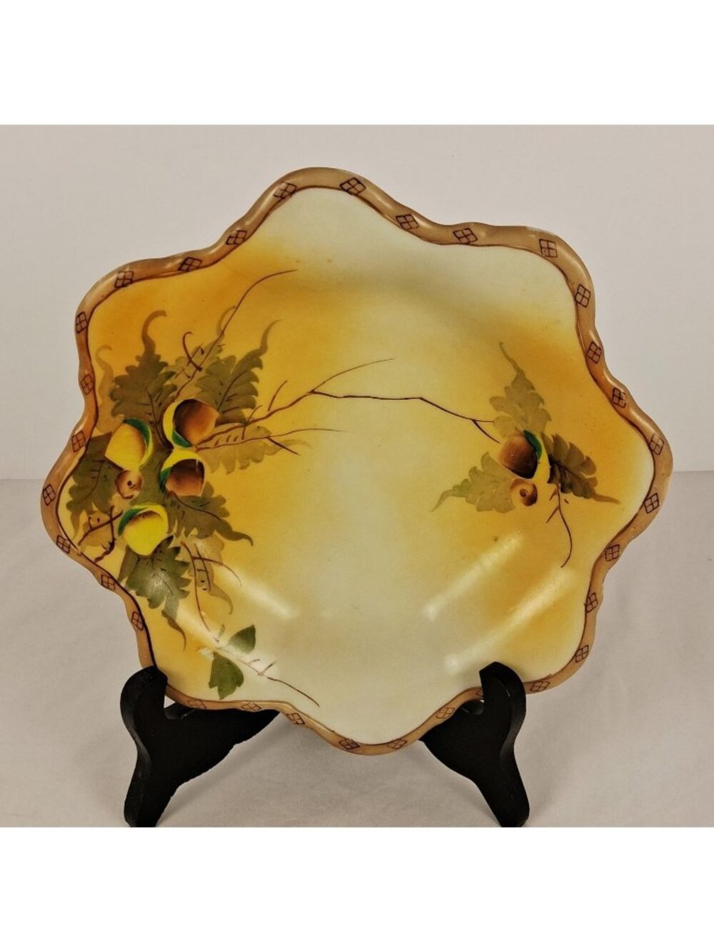 Japan Nippon Circa 1890-1920 Hand-Painted Porcelain Decorative Bowl Acorn & Leaf